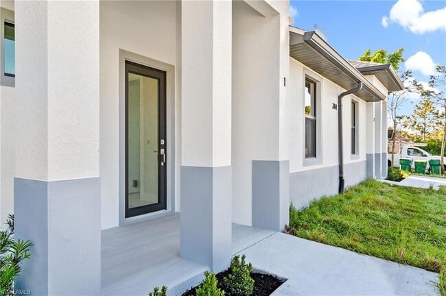 Building Photo - 2064 55th Terrace SW