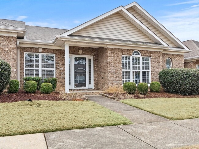 Foto del edificio - Elegant Townhome with Open Floor Plan and Modern Upgrades!