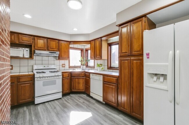 Foto del edificio - 16 Henry St