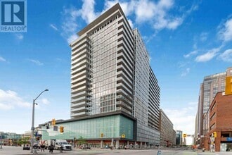 Building Photo - 324-1324 Laurier Ave W
