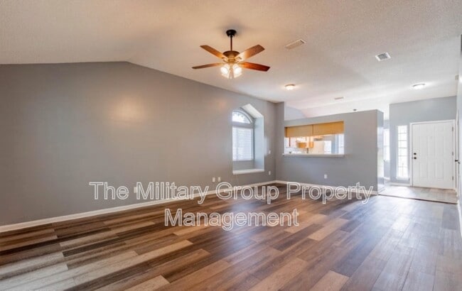 Foto del edificio - 3390 Millcrest Pl