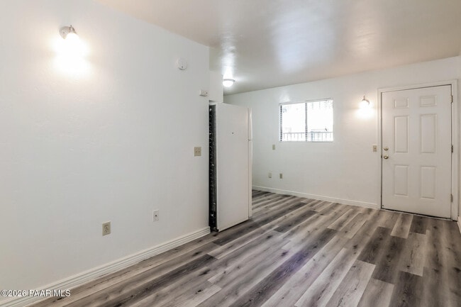 Building Photo - 770 N Dodge Blvd