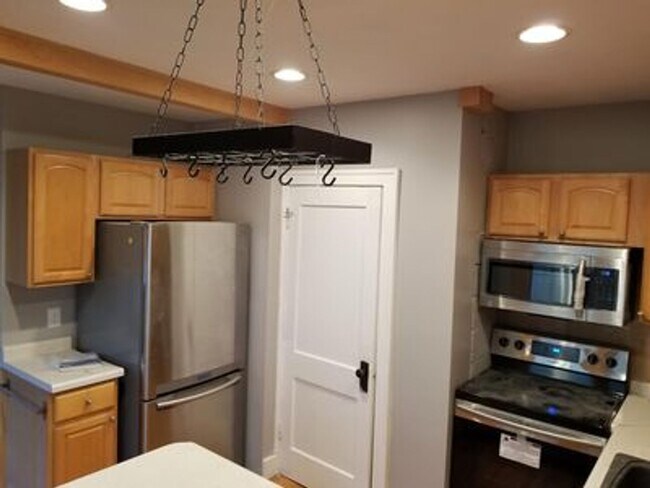 Foto del edificio - 3 Bed 2 Bath Newly Remodeled