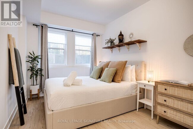 Building Photo - 760 Lawrence Ave W