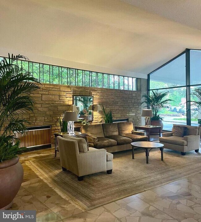 Foto del edificio - 1200 N Nash St