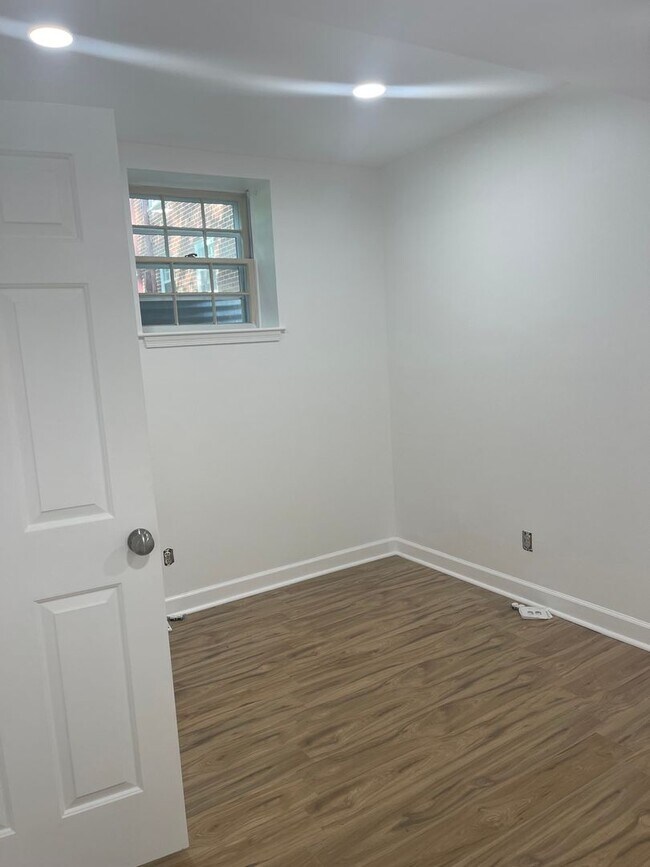 Foto del edificio - 3801 Newark St NW
