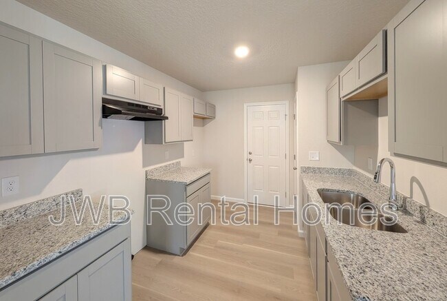 Foto del edificio - 8095 Siskin Ave