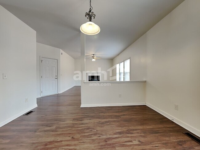 Foto del edificio - 815 Brookhannah Ct