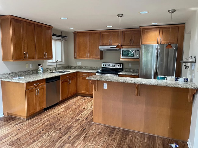 Building Photo - 2423 8th Ave N