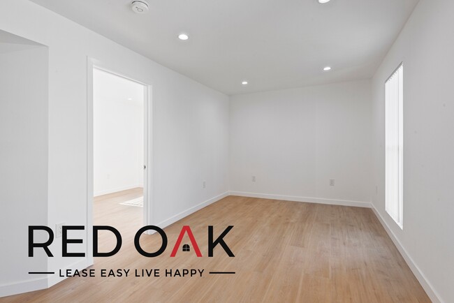 Building Photo - ~$50 OFF EACH MONTH~ Stunning One Bedroom ...