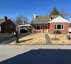 Building Photo - 2235 Middle St