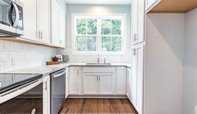 Foto del edificio - 6800 Milligan Way