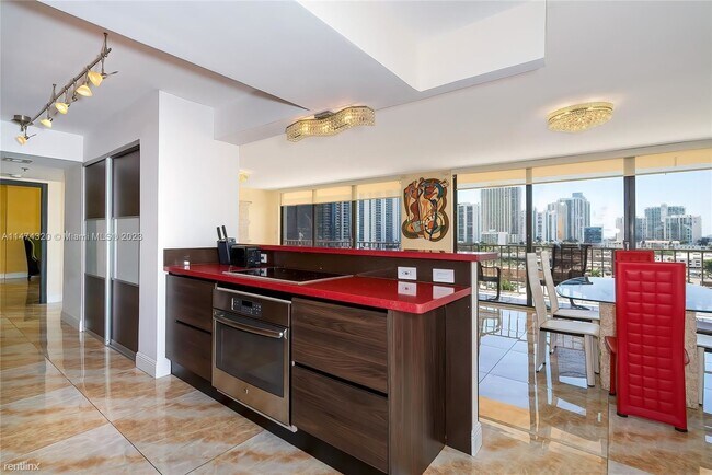 Foto del edificio - 3 br, 3 bath House - 210 174th St Apt 1209