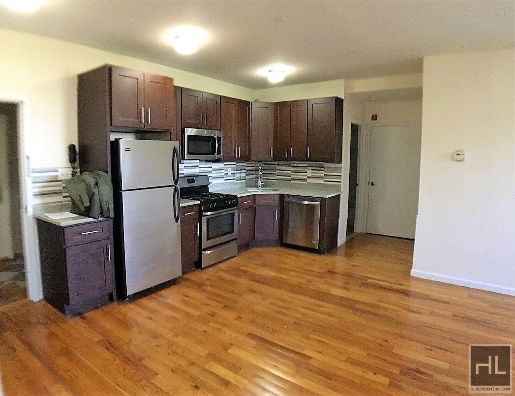 Primary Photo - 257-215 15th St