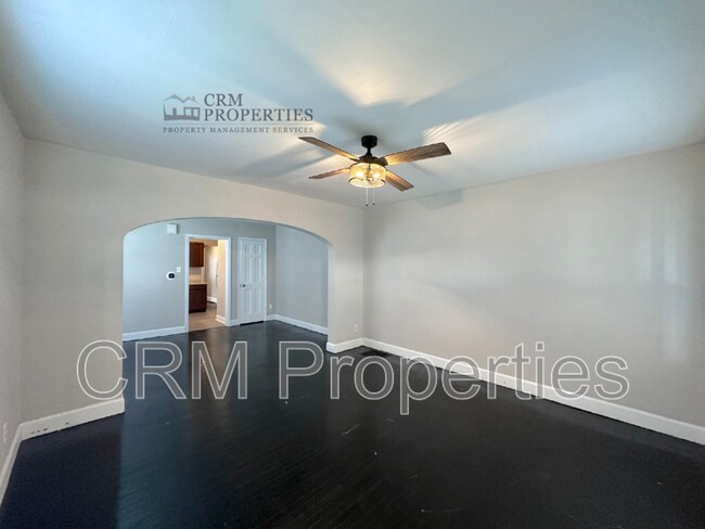 Building Photo - 943 N Linwood Ave