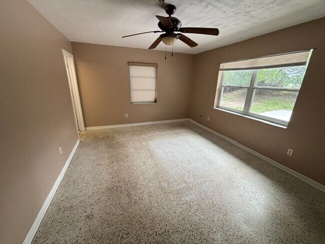 Foto del edificio - 1080 Edgehill Ave