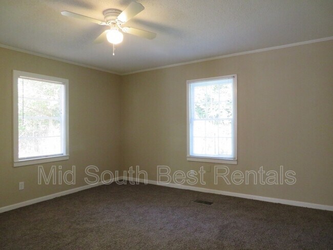 Building Photo - 2707 Chatsworth St