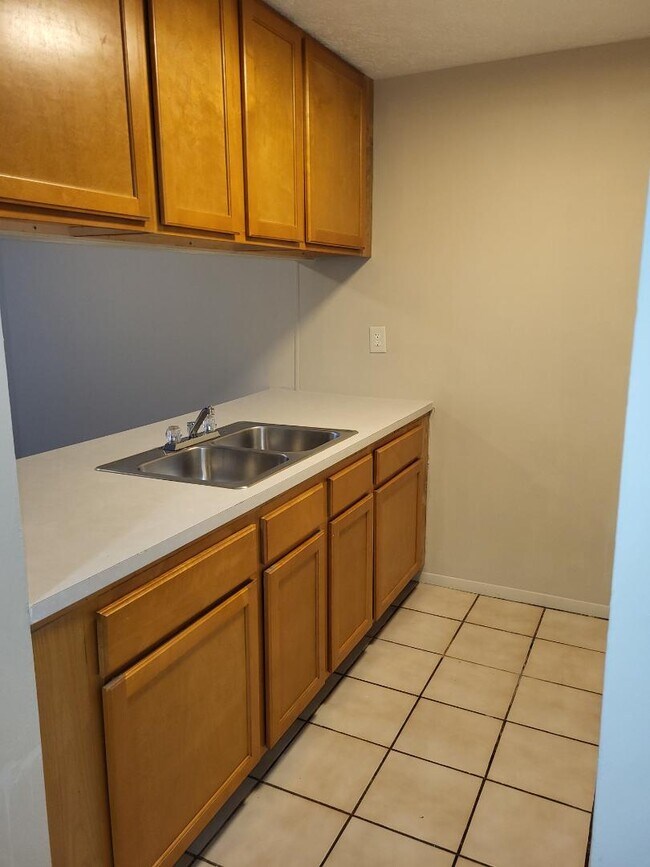 Foto del edificio - 895 Ohio Pike