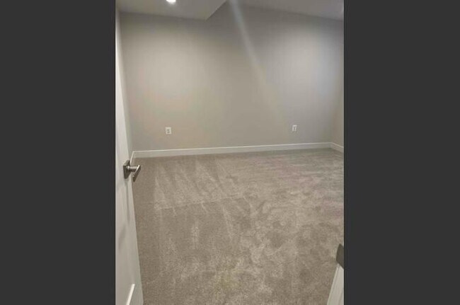 Foto del edificio - 512 Rivers Edge Dr