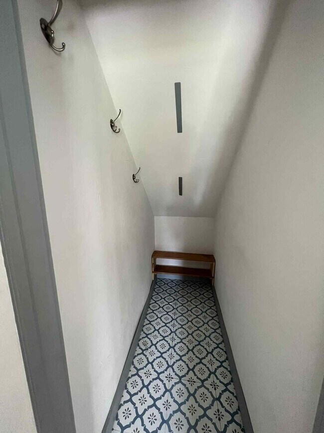 Foto del edificio - Charming 3 bedroom / 2 bathroom home with ...