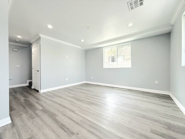 Foto del edificio - 320 E 55th St