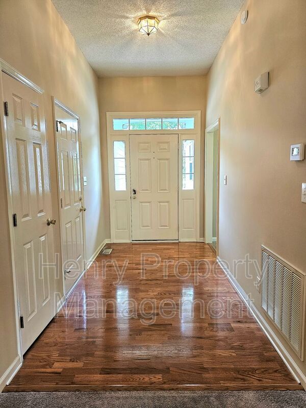 Building Photo - 109 Gremar Dr.