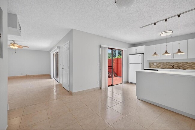 Building Photo - 3312 Spanish Wells Dr