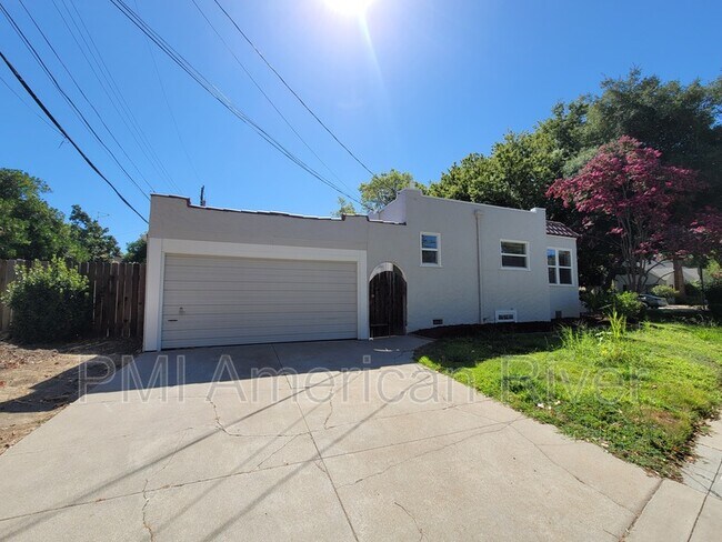 Building Photo - 2401 6th Ave