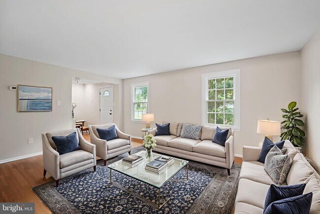 Foto del edificio - 6361 Woodland Ridge Ct