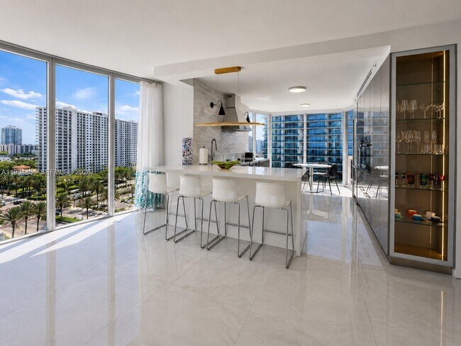 Foto del edificio - 17555 Collins Ave