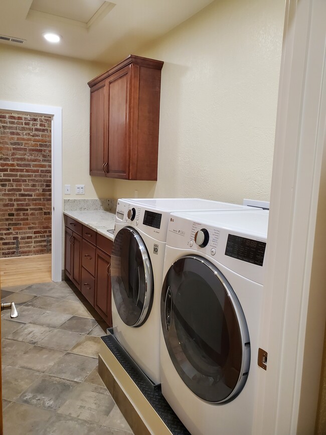 Laundry room - 24 S Wenatchee Ave