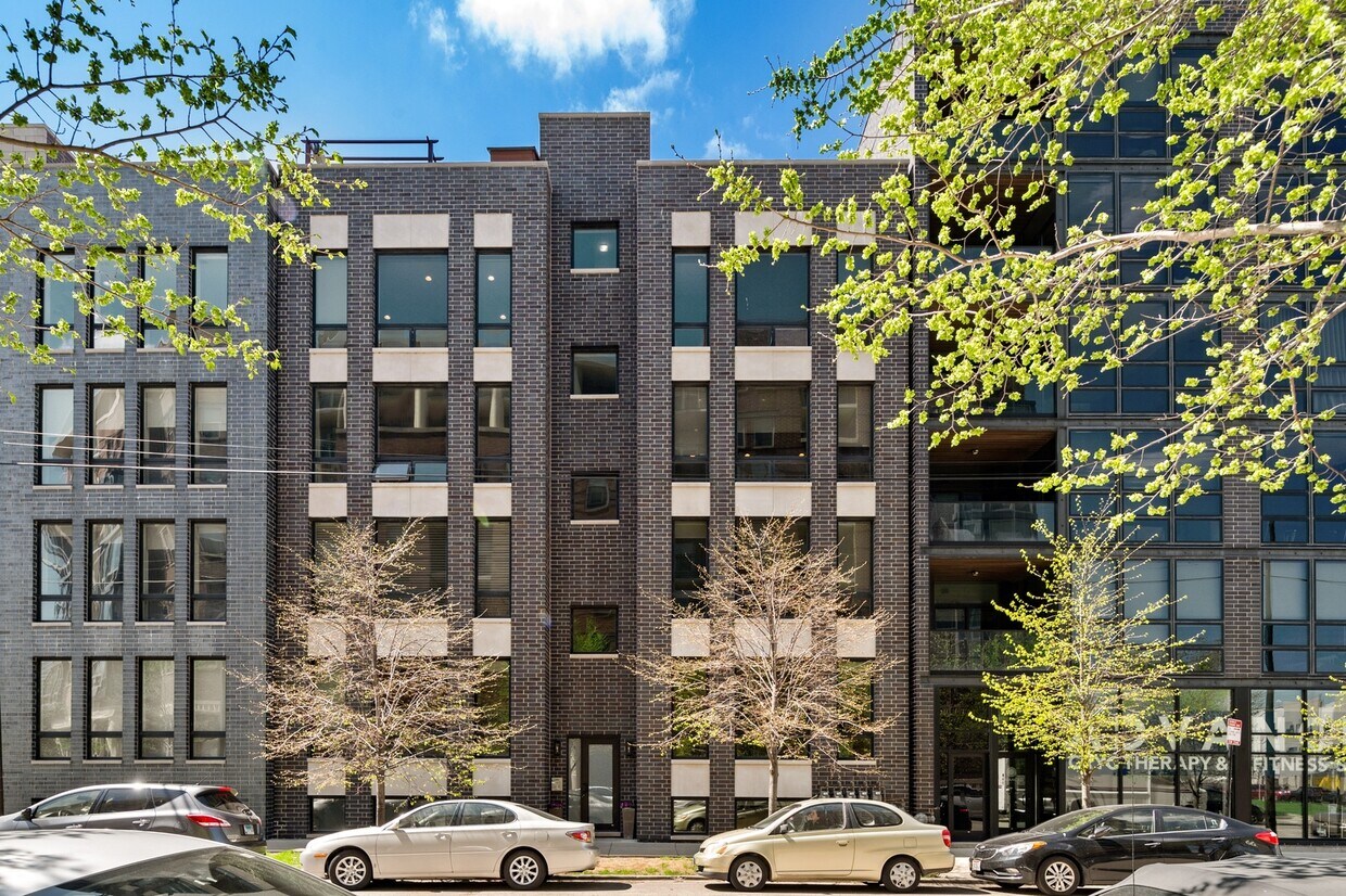 Primary Photo - 1014 N Larrabee St