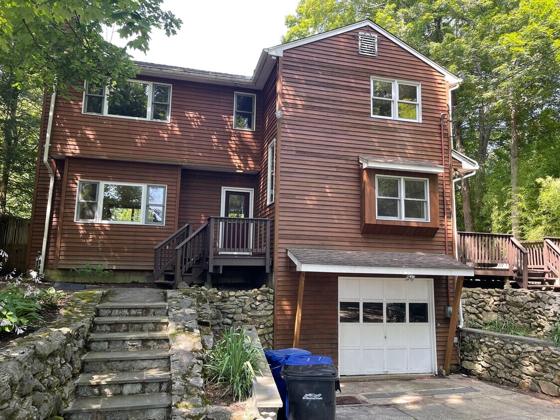 Primary Photo - 16 Rita Rd