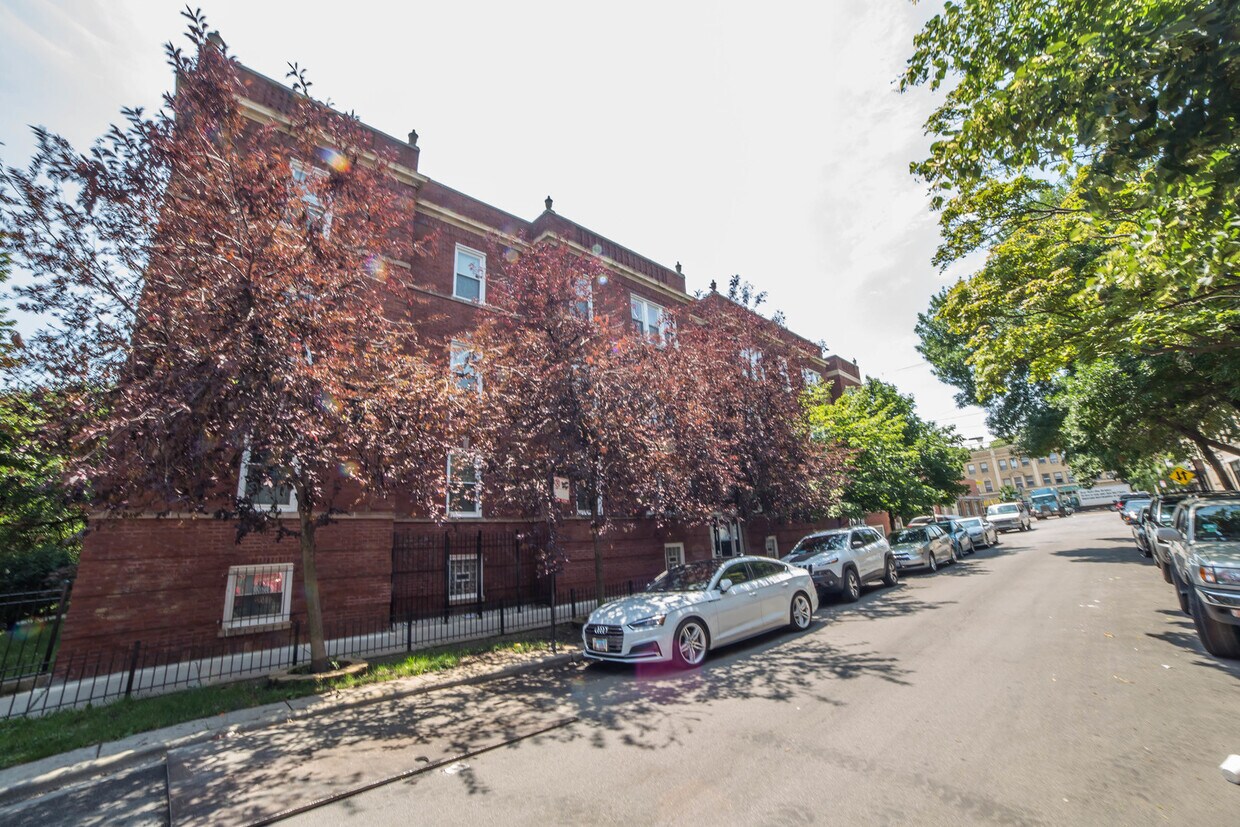 2721 N Sawyer Ave Unit 1, Chicago, IL 60647 Condo for Rent in Chicago