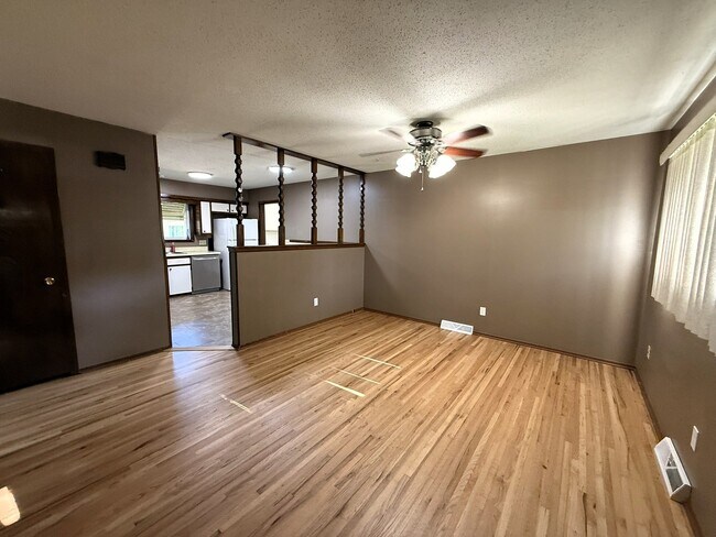 Foto del edificio - 3147 S Gordon Ave