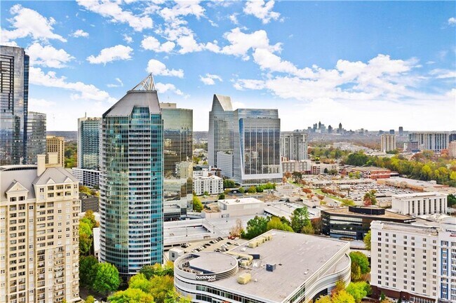 Foto del edificio - 3338 Peachtree St NE