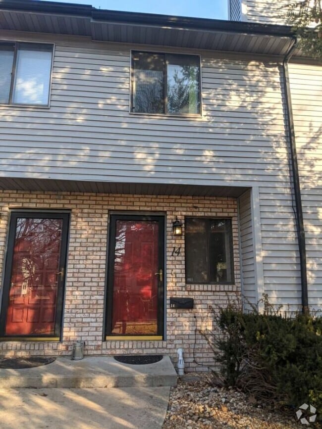 Building Photo - 1108 E Jefferson St