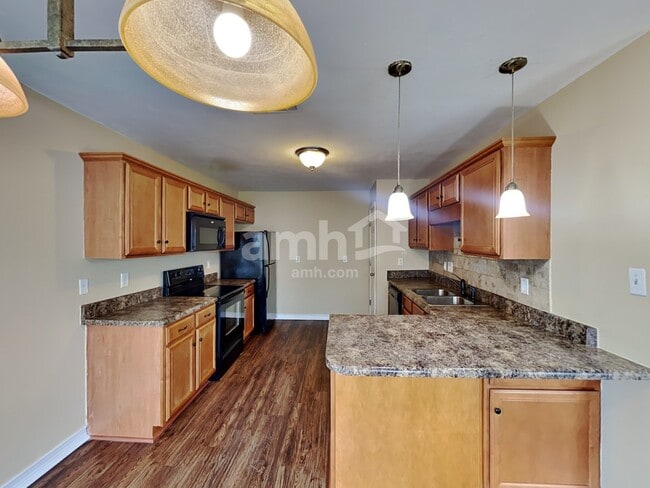 Building Photo - 304 Sarava Ln