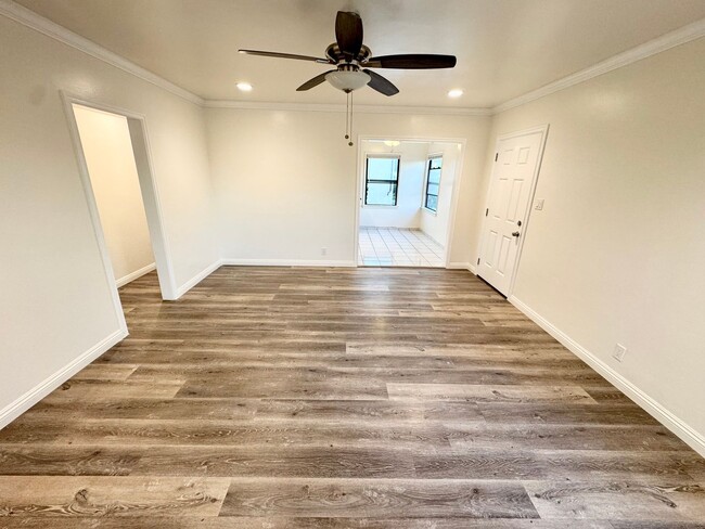 Building Photo - Updated 3 bed 2 bath duplex in Temple City