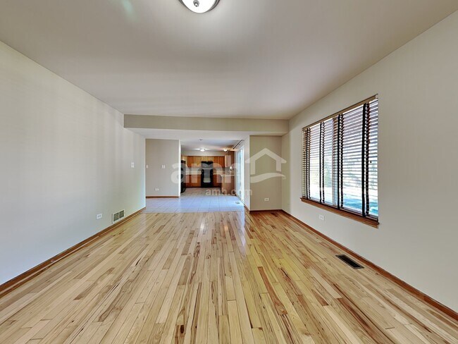 Building Photo - 26813 S Woodbriar Lane