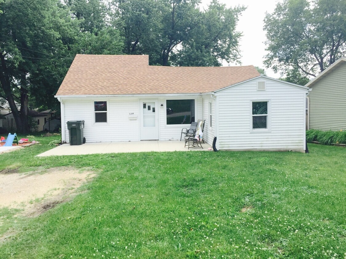 Foto principal - 1209 Parker St