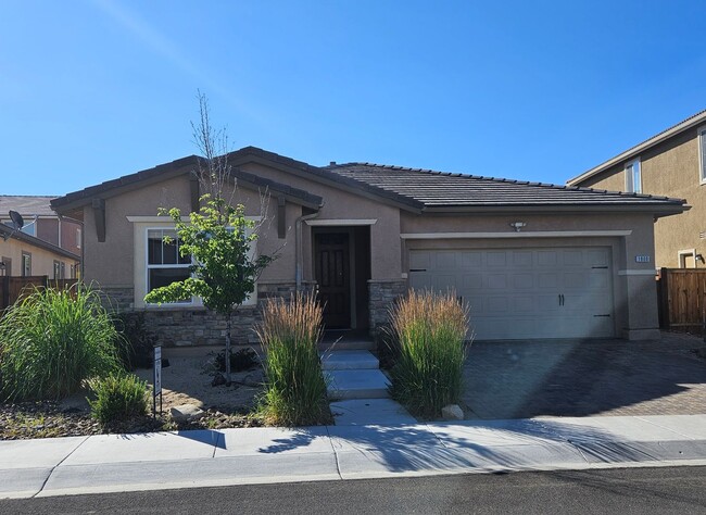 Building Photo - Pristine One Story South Reno