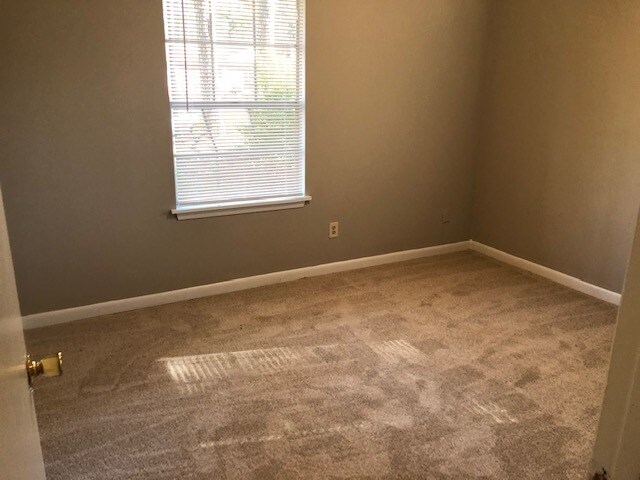 Foto del edificio - 8929 Ashwood Dr