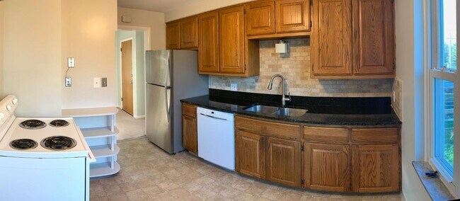 Building Photo - 404 Wildwood Ave