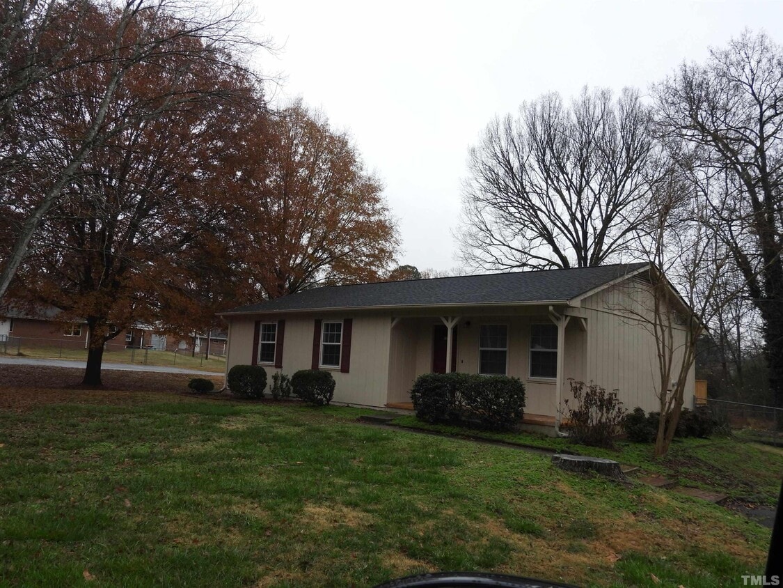 236 Thompson St, Pittsboro, NC 27312 House Rental in Pittsboro, NC