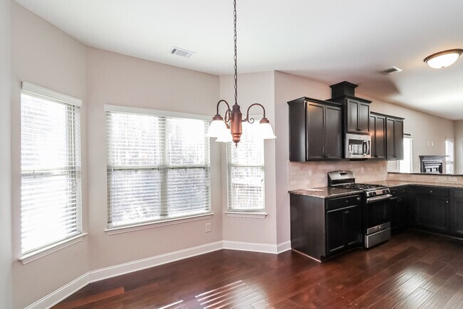 Foto del edificio - Wonderful 5 Bedroom Home!!