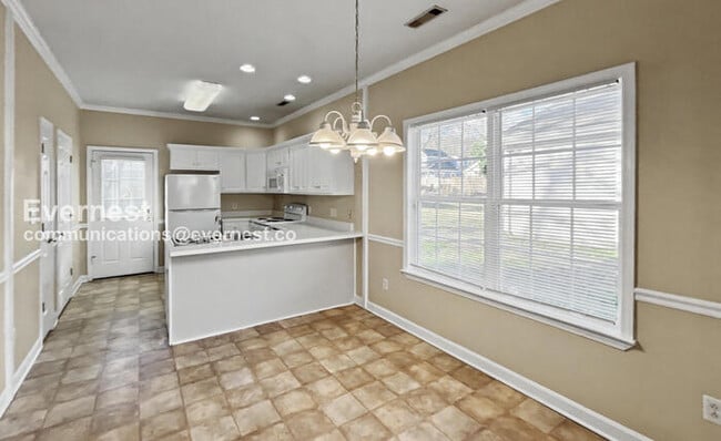 Building Photo - 505 Spears Ave