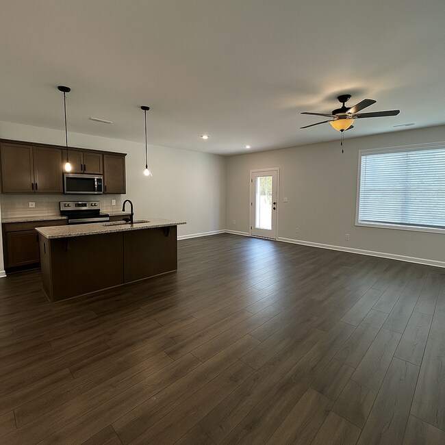 Foto del edificio - MOVE IN READY -3 Bed, 2.5 Bath 1 car garag...