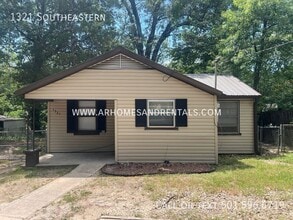 Building Photo - 1321 Southeastern Ave