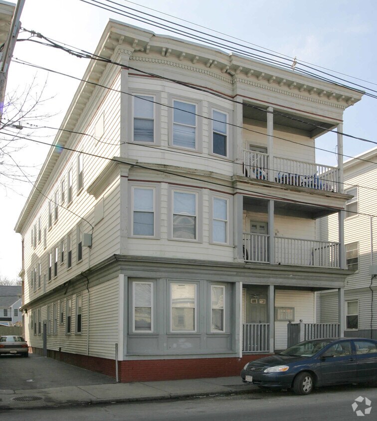 180182 Chestnut St, Lynn, MA 01902 Apartments in Lynn, MA